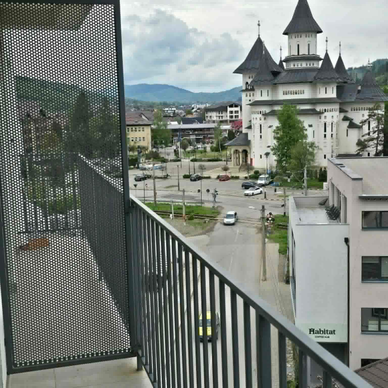 APARTAMENT MODERN CENTRAL GURA HUMORULUI