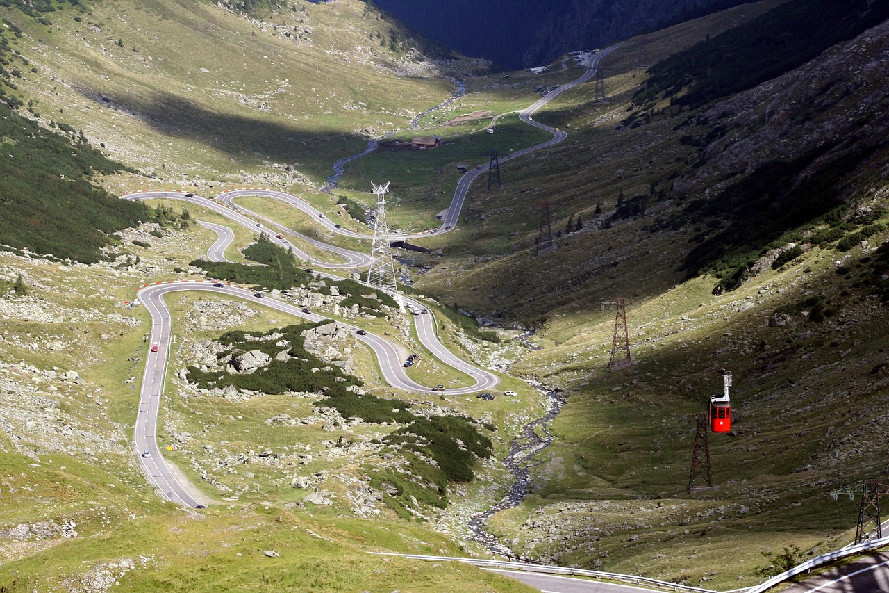 Transfăgărășan: Die schönste Bergstraße der Welt wartet auf dich in Rumänien